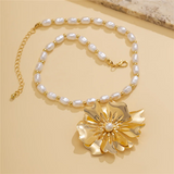 Oval Shaped Artificial Pearl Metallic Flower Decor Necklaces