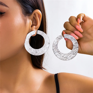 Fashionable Opening Hollow Circle Stud Earrings for Lady