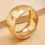 Sparkling Uneven Wide Closed Bracelet for Women