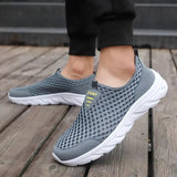 Men's Lightweight Anti-Slip Running Training Walking Mesh Sneakers