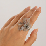 Female Ginkgo Leaf Flower Design Rhinestone Rings