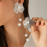 Women's Classy Flower Petals Imitation Pearls Earrings