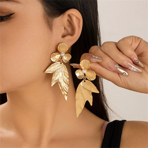 Female Three Leaves Faux Pearl Flowers Earrings