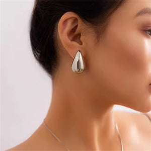 Elegant Water Drop Shaped Earrings for Lady