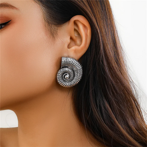 Female Chic Trumpet Shell Snail Shell Design Earrings