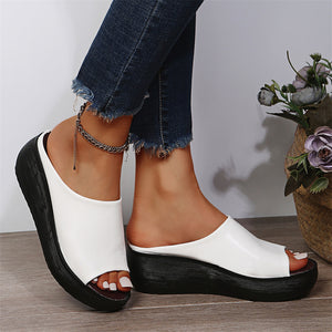 Women's Summer Stylish Thick Sole PU Glossy Slippers