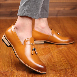 Pointed Toe Solid Color PU Leather Shoes