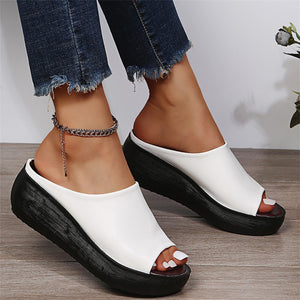 Women's Summer Stylish Thick Sole PU Glossy Slippers